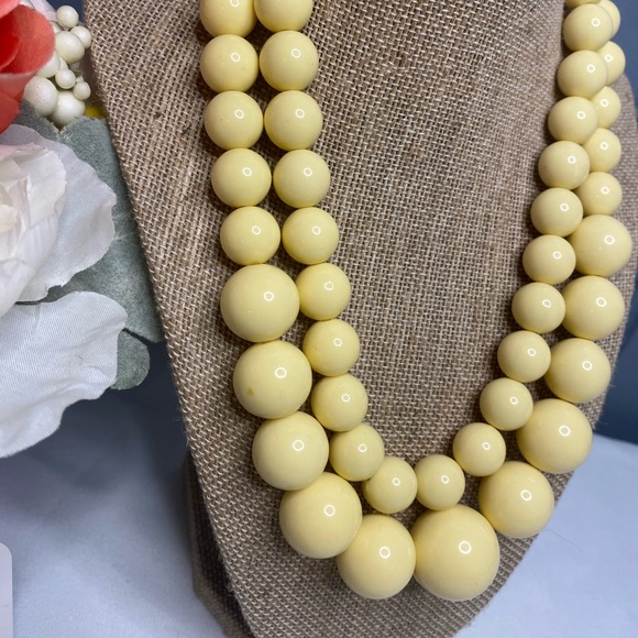 Vintage 2 Layer Pastel Yellow Oversized Pearls - Picture 2 of 6